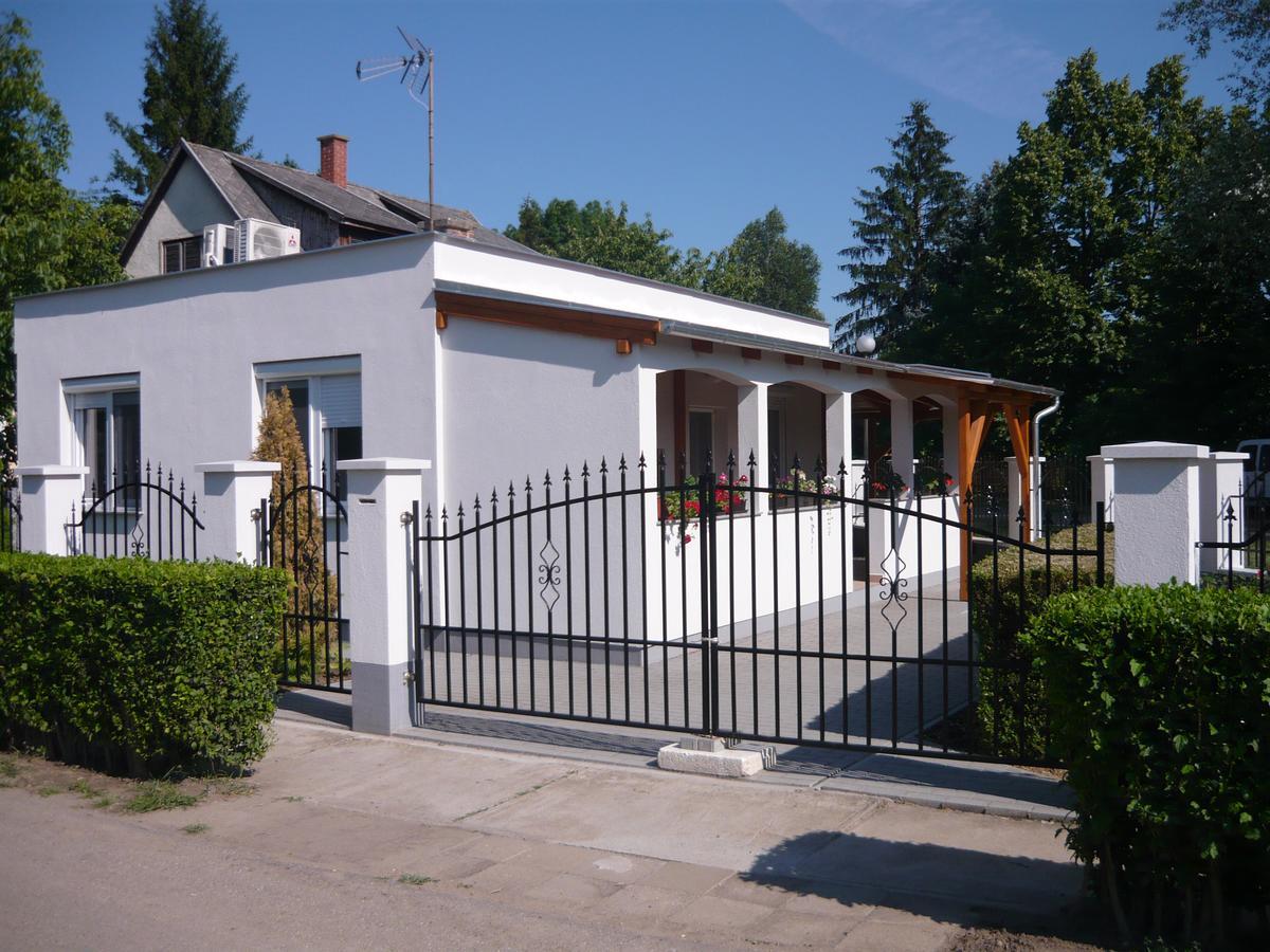 Keresztmama Háza Apartamento Hajdúszoboszló Exterior foto